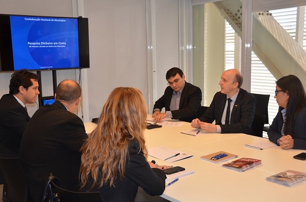 CNM e Conasems alinham estratégias para orientar Municípios sobre recursos da&nbsp;saúde